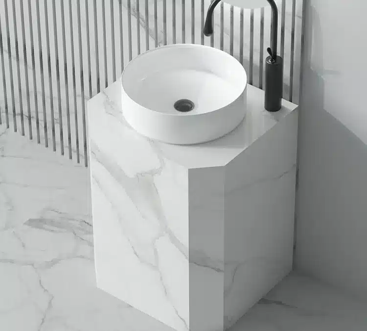 Sintered Stone vs Quartz Countertops: Heat, Stains and Cost for Vanities
