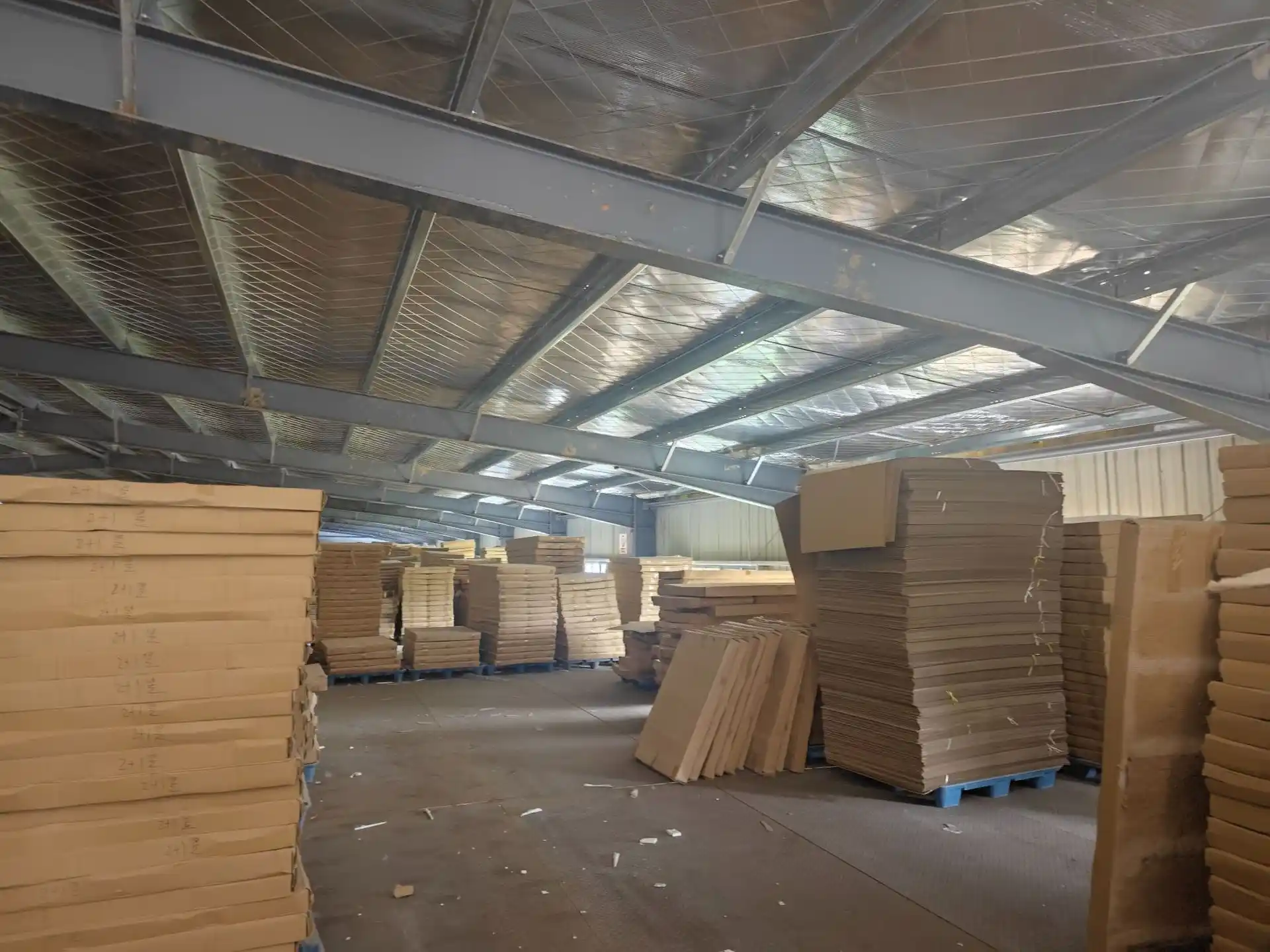 Vanity Supplier Switching Risks: A Transition Plan 1 Warehouse racking holding packed bathroom vanities during a supplier transition